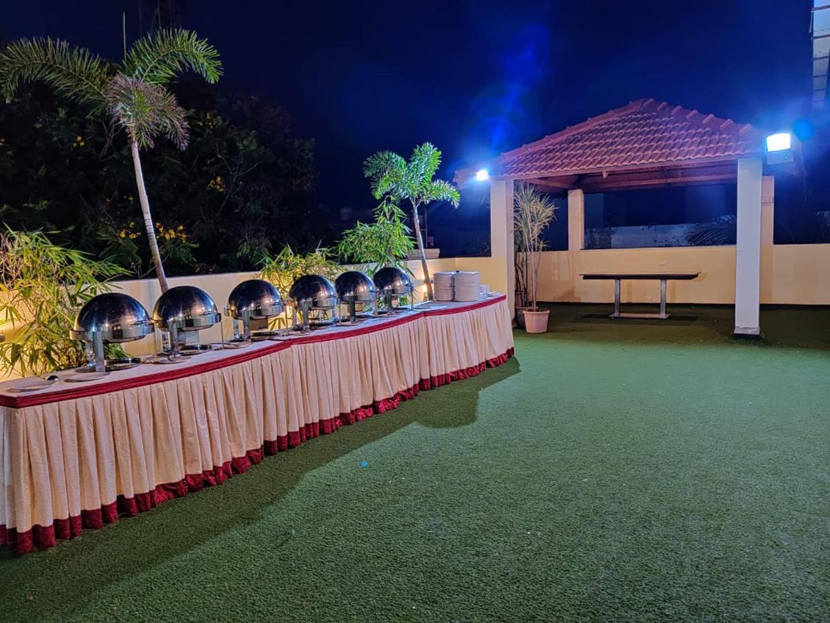 Cinemascope An Apart Hotel Chennai Exterior foto